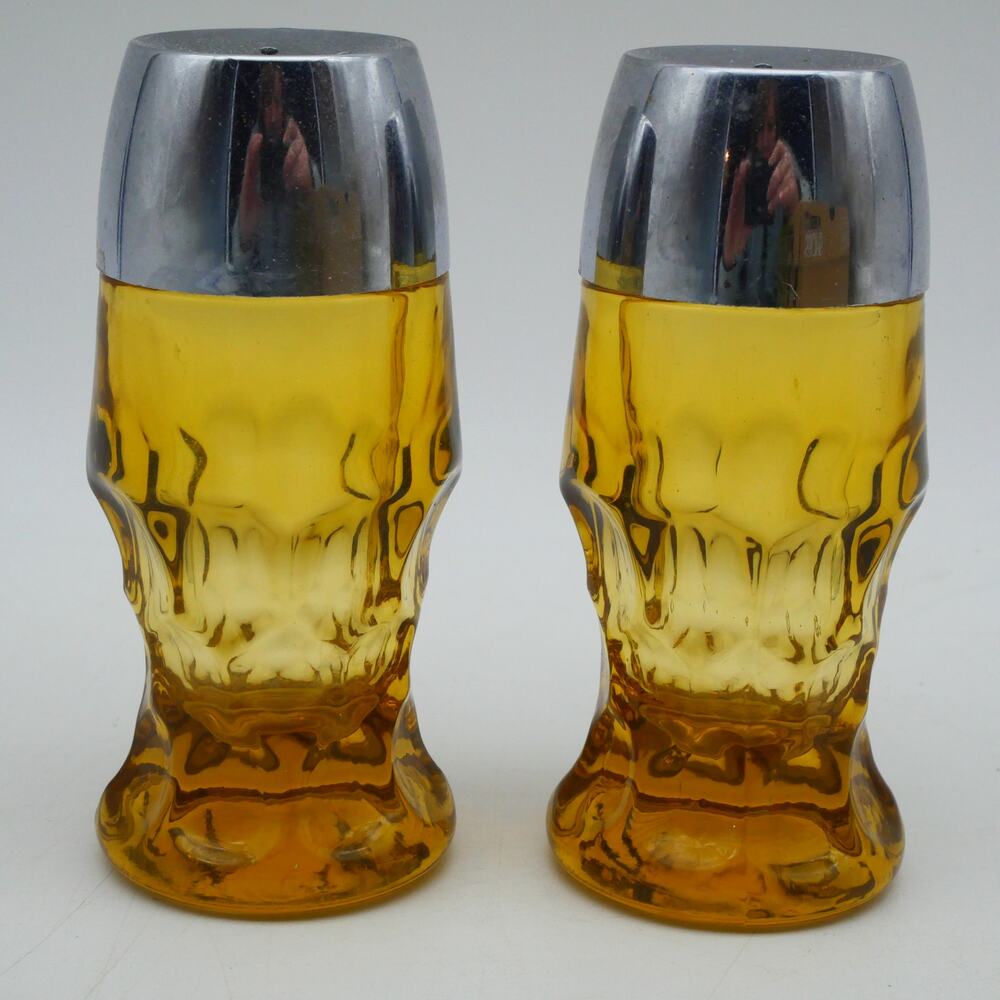 Vintage Anchor Hocking Georgian Amber Gold Glass Salt and Pepper Shakers - Picture 3 of 8